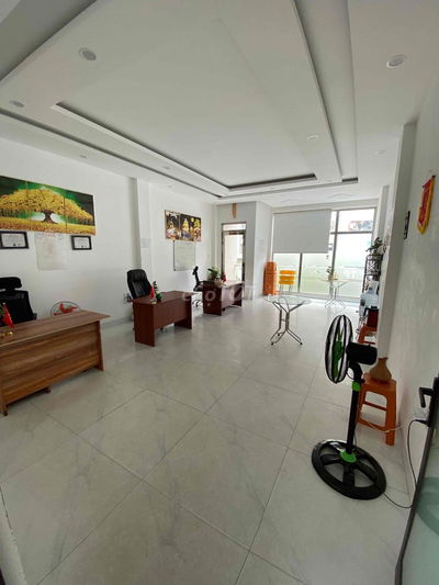nhà mặt tiền Chi Lăng