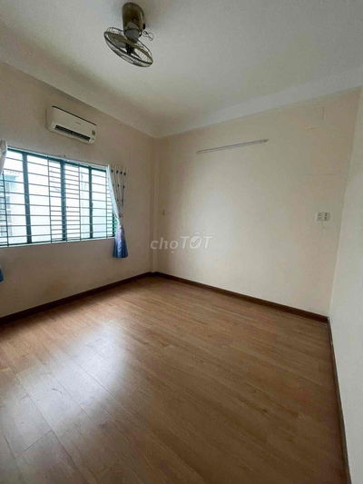 Cho thuê nhà p10 Q6 nội thất cơ bản 4x15m kc 3tấm giá 15trieu/th