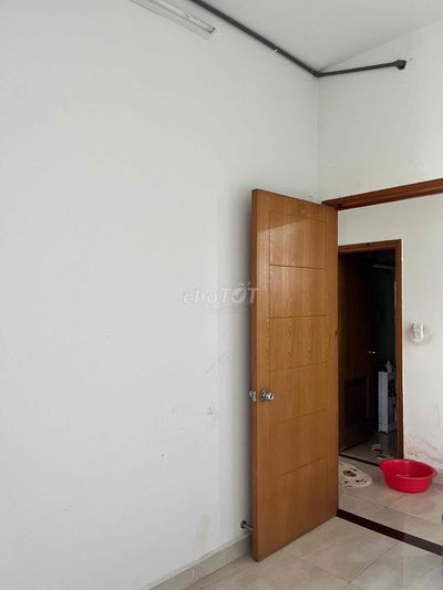 cho thuê phòng trong căn hội 2pn có sân vườn
