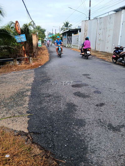 Đất mặt tiền