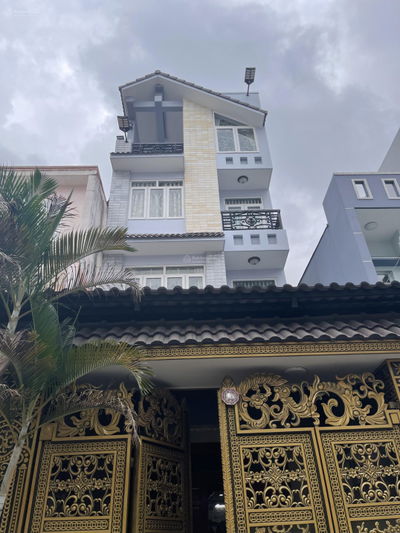 Bán nhà phố khu cao tầng. Khu dân trí cao