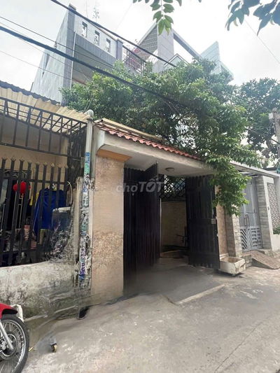 Bán nhà hẻm đht 02. 4m x 17m. 2 lầu. Giá 5,9 tỷ