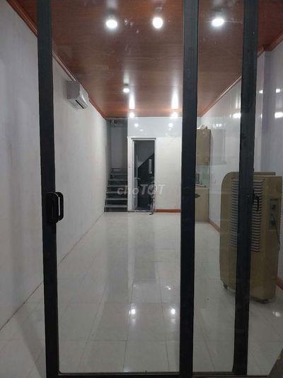 Nhà 2 tầng mặt ngõ ô tô riêng biệt