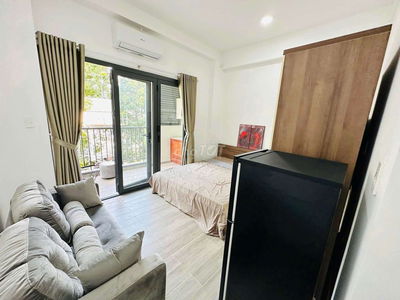1 Phòng Ngủ, Tách Bếp, Ban Công 35m2 Ngay Cầu Nguyễn Văn Cừ Sát Quận 1