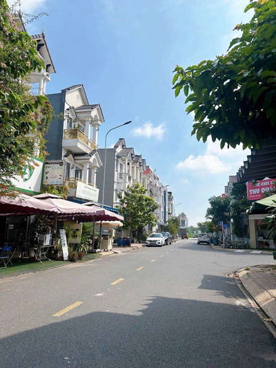 Nhà 1 trệt 2 lầu Bình Chuẩn,gần ngã tư miễu Ông Cù,đường 7m đậu ôtô ok