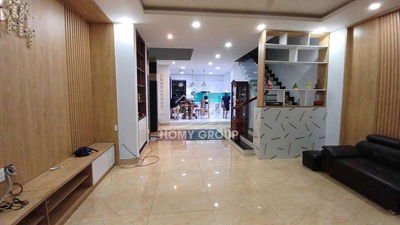 NHÀ ĐẸP THOÁNG SÁNG ĐƯỜNG RỘNG OTO ĐẬU TRONG NHÀ NGAY LÃ XUÂN OAI TĐ