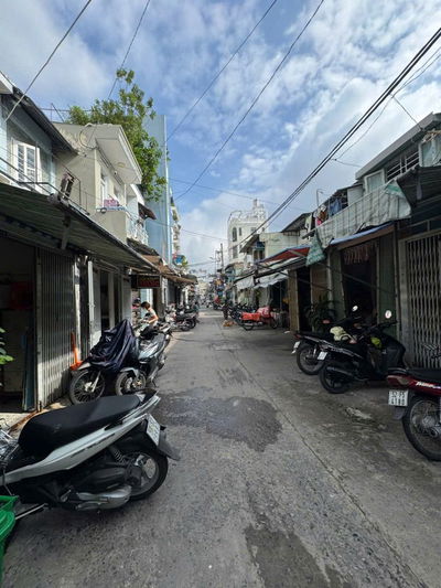 Chính chů cân bán nhà vü tùng binh thanh