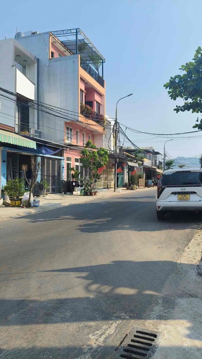 🌇Bán đất tặng nhà c4 Mt Nam Cao,sát ngã 5 Phạm Như Xương