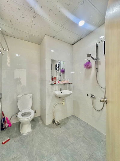 Bán căn hộ chung cư Ngô Quyền Quận 5, 66m2, 2PN, 3.3tỷ, sổ hồng