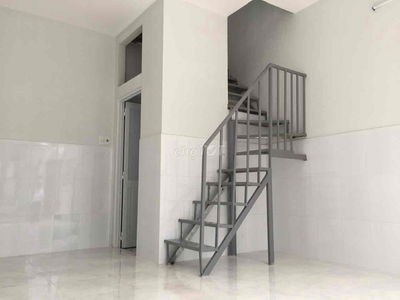 nhà nguyên căn riêng 1 trệt 1 lầu, hẻm lớn, khu an ninh