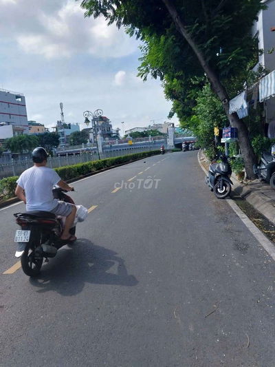 BÁN NHÀ TRUNG TÂM. QUẬN.6