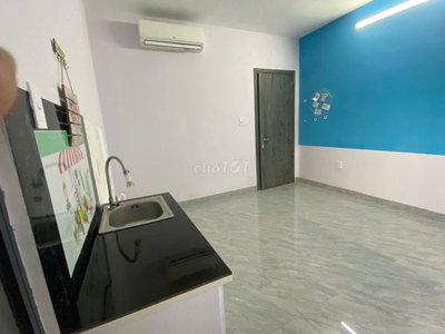 1 PHÒNG *** 2 TRIỆU/ THÁNG CÓ MÁY LẠNH, THANG MÁY