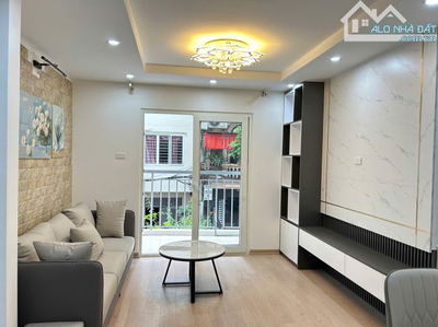 Bán Chung cư Newtaco Vĩnh Phúc, Ba Đình, 71m, 2 ngủ, full nội thất, thang máy.