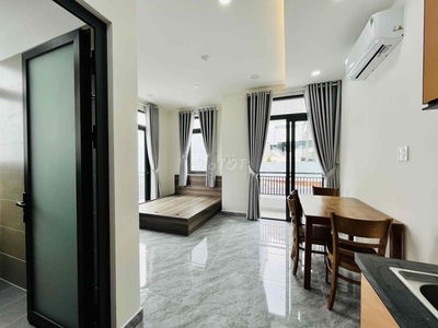 Căn Hộ Ban Công Riêng Full Nội Thất Ngay Hoàng Hoa Thám_Sân Bay.