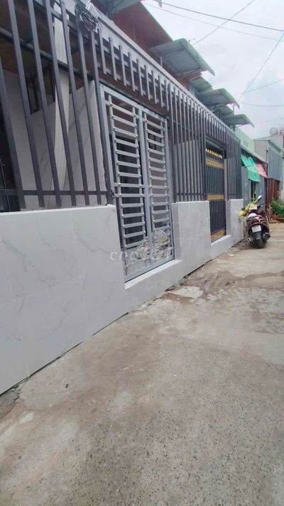 Bán nhà đường 48 gần hẻm xe hơi 140