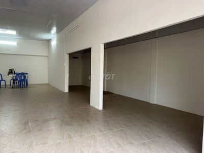 Cần cho thuê gấp nhà mặt tiền lê văn lương 7,6x21 vị trí kd cực tốt