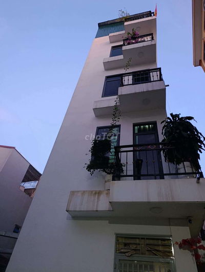 Nhà Huyền Kỳ lô góc, dân xây, 8PKK, 43m 5 tầng giá 6,5tỷ
