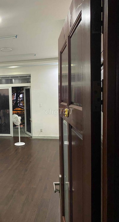 Cho thuê lầu 2 và 3 kdc cityland center hills