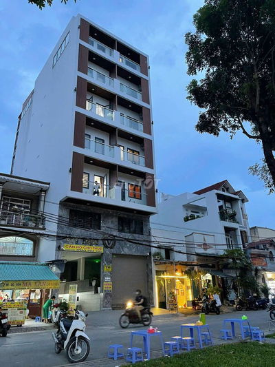 BÁN CHDV 11 PHÒNG - THANG MÁY  DÒNG TIỀN 100TR/THÁNG Q7 VIEW CÔNG VIÊN