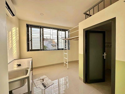 Xuplex xinh ngay Trường Hồng Bàng, UEF