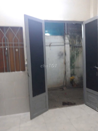 Chính chủ cho thuê phòng 1 trệt 1 lầu, có máy lạnh, tủ quần áo giáp Q7