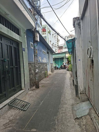 Hẽm  Ông Ích Khiêm. Diện tích : 3,6 x 15m. 4 tầng