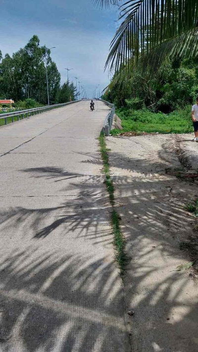 Bán siêu rẻ lô đất đường chè tàu 1 2 mt sát sông, khu du lịch