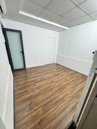 Cho thuê phòng 30m2 có sân thượng lớn Phạm Văn Hai, Tân Bình