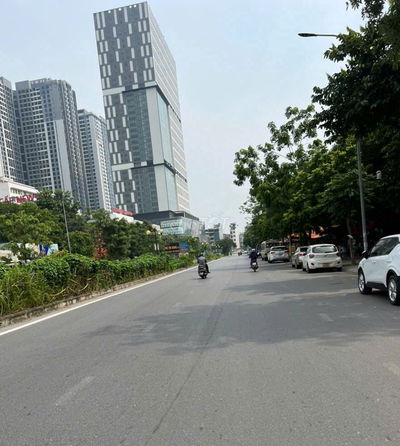 BÁN ĐẤT TẶNG NHÀ,ĐƯỜNG HỒ TÙNG MẬU-KHU PHÂN LÔ QUÂN ĐỘI -Ô TÔ VÀO NHÀ