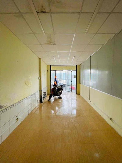 Nhà 1 trệt 1 lầu 2PN sd 130m2 mặt đường xe tải gần Hoàng Hữu Nam Q.9