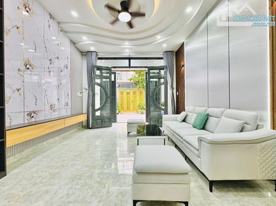 Nhà tiện kinh doanh, sẵn HĐ thuê 14 tr ngay Trần Quốc Thảo, Q3. Giá: 3.4 Tỷ  / 49.8m2, SHR
