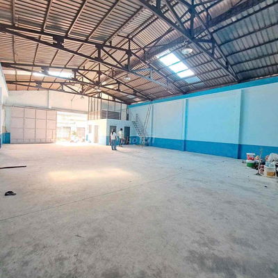 KHO XƯỞNG ĐẸP ( 250m2 ) CÓ VĂN PHÒNG
