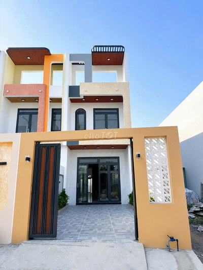 BÁN NHÀ CẠNH KHU NĂM SAO 1 LẦU DIỆN TÍCH 190M2  GIÁ 2,7 TỶ