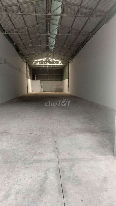 8*44. Trống suốt. Có điện 3 pha. Q12
