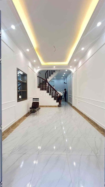 Nguyễn Lương Bằng, gần phố, ngõ ba gác thông, nhà mới 6 phòng, 39m2*5T