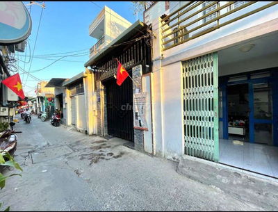 TTTT NHÀ BÈ, 45m2, NGANG 4, DÀI 10, 2 TẦNG, SÂN THƯỢNG, NHÀ ĐẸP Y HÌNH