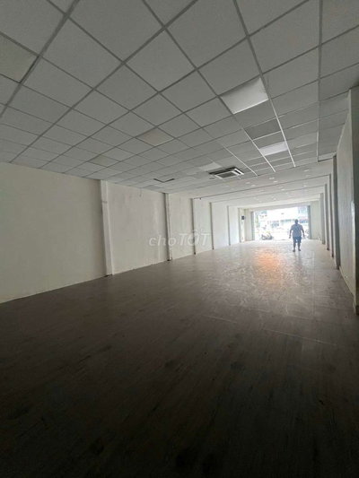nhà mặt tiền tên lửa 6 x 20