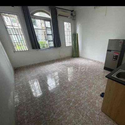 CHO THUÊ PHÒNG PHAN ĐÌNH PHÙNG NGAY CĐ KINH TẾ ĐỐI NGOẠI