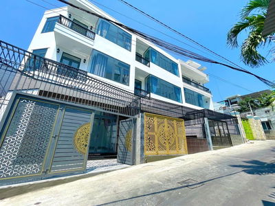 Bán nhà 3 tầng góc 2 mặt tiền gần biển, P. Bắc Nha Trang, Khánh Hòa