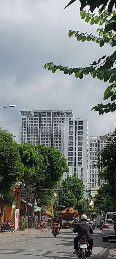 Nhà mới đẹp vào ở ngay,với 6 phòng ngủ,gần Nguyễn Duy Trinh