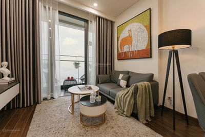 Tôi cần bán 4 CH: Studio 2 tỷ,1pn+ 2.9 tỷ, 2PN 55m 3.85 tỷ , 2Pn 64m 4.2 tỷ kđt Vinhomes Smart City
