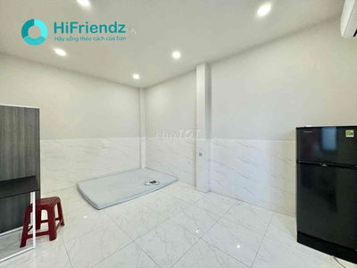 Cho Thuê Studio Cửa Sổ Full NT Ngay Trung Tâm Sát Cầu Nguyễn Văn Cừ