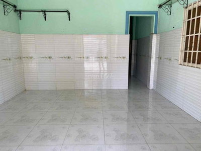 chính chủ cần bán nhà cấp 4  ,1 phòng khách ,2phong ngũ , 1 phòng bếp