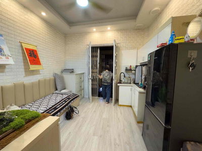Nhà phố Hồng Mai, dt 20m xây 3tang, ngõ 2m thẳng ra mp, giá 2.7 tỷ
