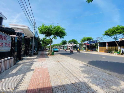 Nhà mặt tiền ngang 6m kinh doanh ngon, Đ. Điện Biên Phủ. 4.9ty
