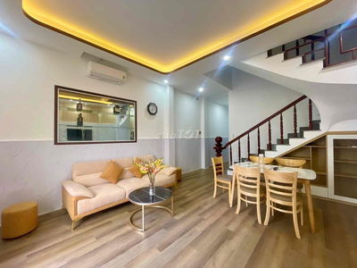 Cho thuê nhà đẹp 3 phòng ngủ sát biển Mỹ Khê