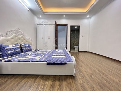 Bán toà nhà dịch vụ ngõ 33 Nguyễn Hoàng, 75m2 6 tầng 14 phòng