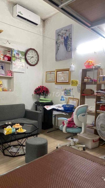 cần bán tập thể nhà A ngõ 42 triều khúc