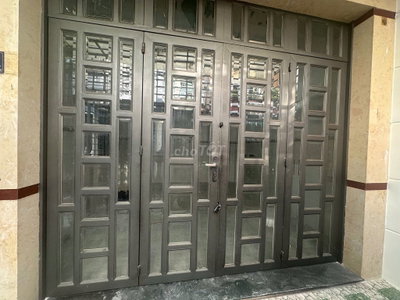 nhà ngay chợ Bùi Minh Trực