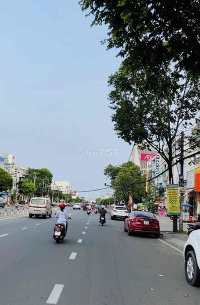 🇻🇳🇻🇳🇻🇳Vị trí đắc địa: NỀN ĐẤT mặt tiền ĐƯỜNG TÊN LỬA cần bán